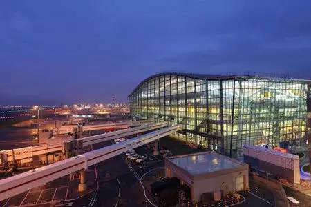 習近平19日晚抵達英國